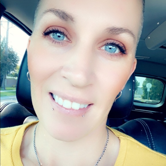 Meet your Posher, Amber - Picture 1 of 1